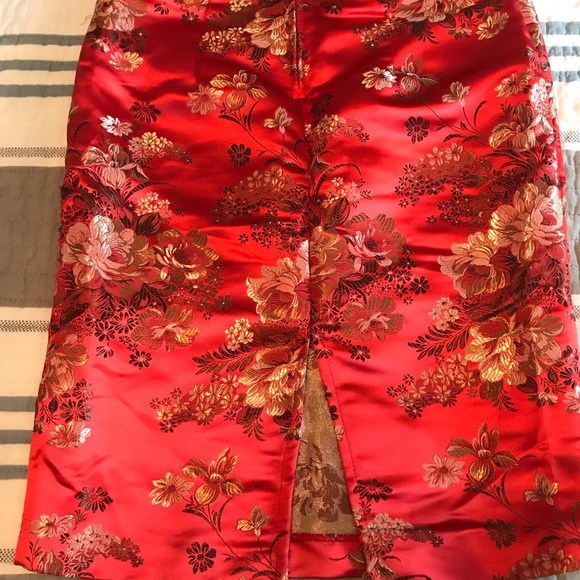 Red with gold flower detail pencil skirt. - Picture 2 of 2